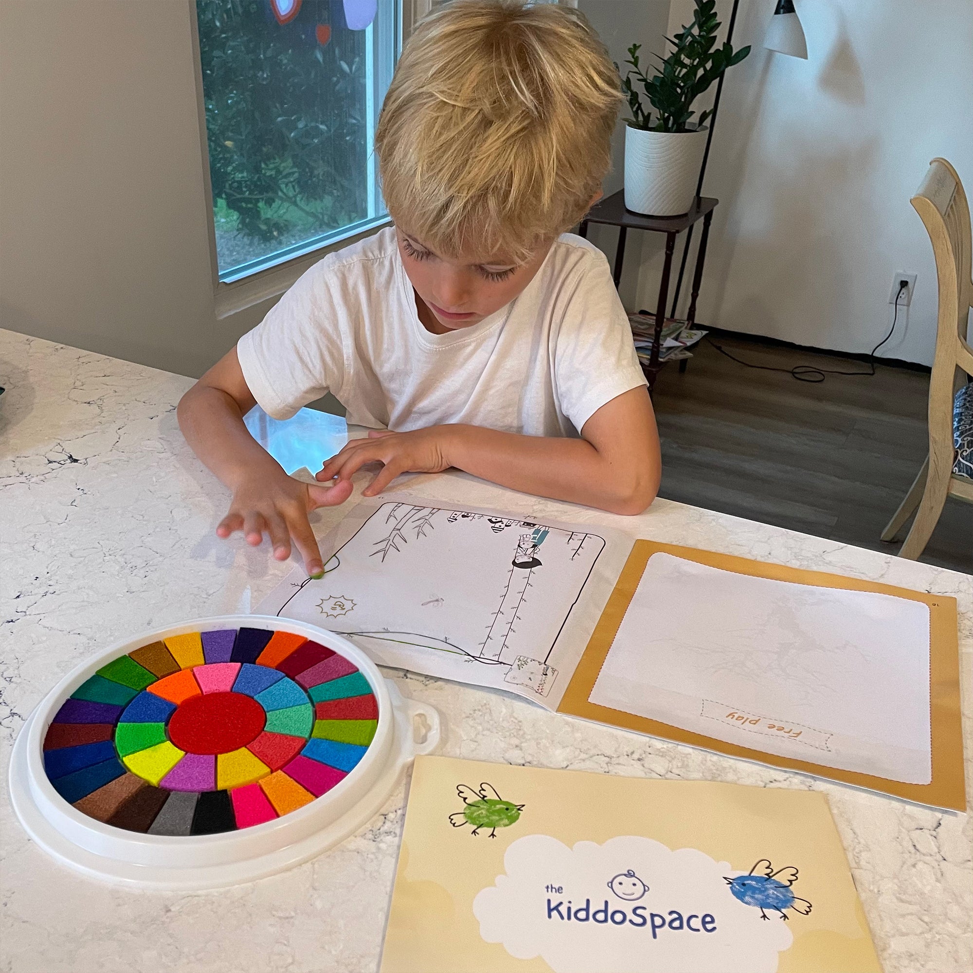 KiddoSpace Finger Painting Kit